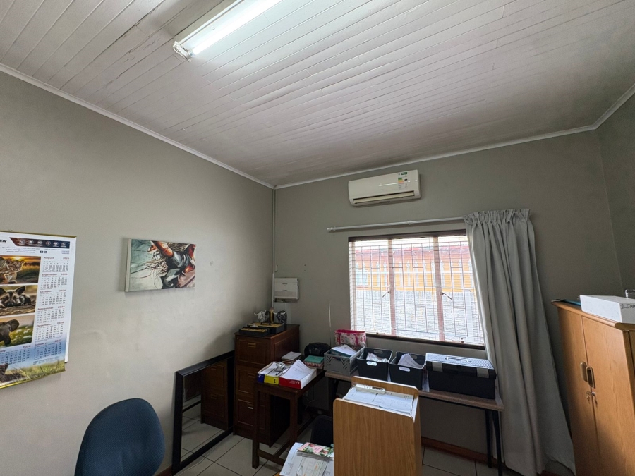 6 Bedroom Property for Sale in Bodorp North West